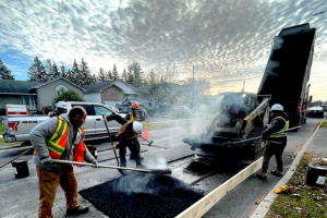DIY vs. Pro: Best Way to Install an Asphalt Driveway