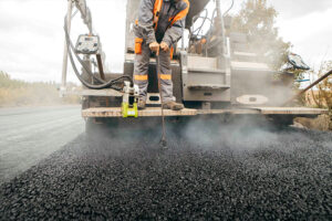 How Top Paving Contractors Ensure Durable Asphalt and Concrete Surfaces..